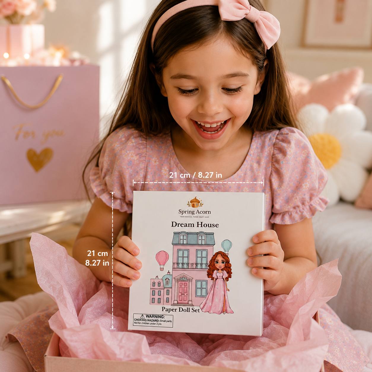 Spring Acorn Paper Doll Set – Out House with 2 Dolls & Accessories – Reusable Clothes – Creative Dress-Up Play (21×21cm Book)